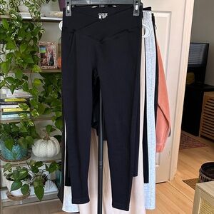 OQQ Ribbed Leggings. Size Small. 28” inseam. No front/back seams.
